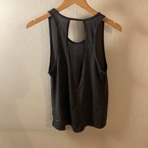 Old Navy athletic top with cut out back. Grey. Size small - Picture 2 of 2